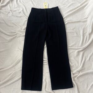 Aritzia Tailor Pant Crepette - Size 8, Black